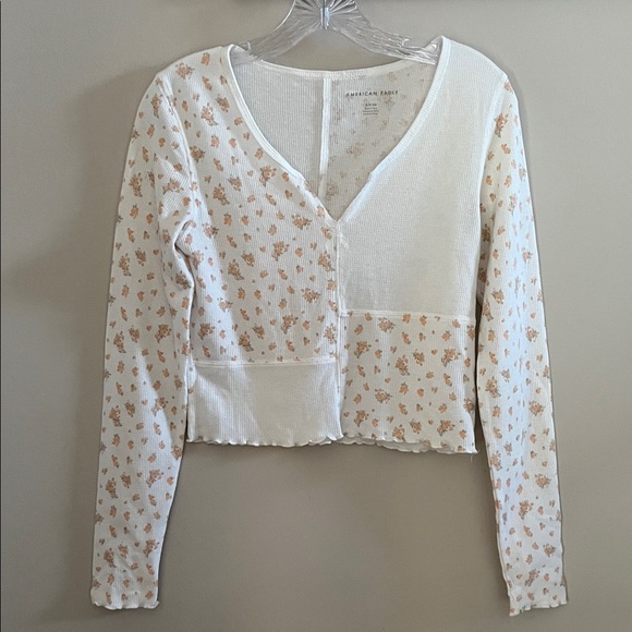 American Eagle Outfitters Tops - American Eagle Patchwork Floral V-Neck Top size small